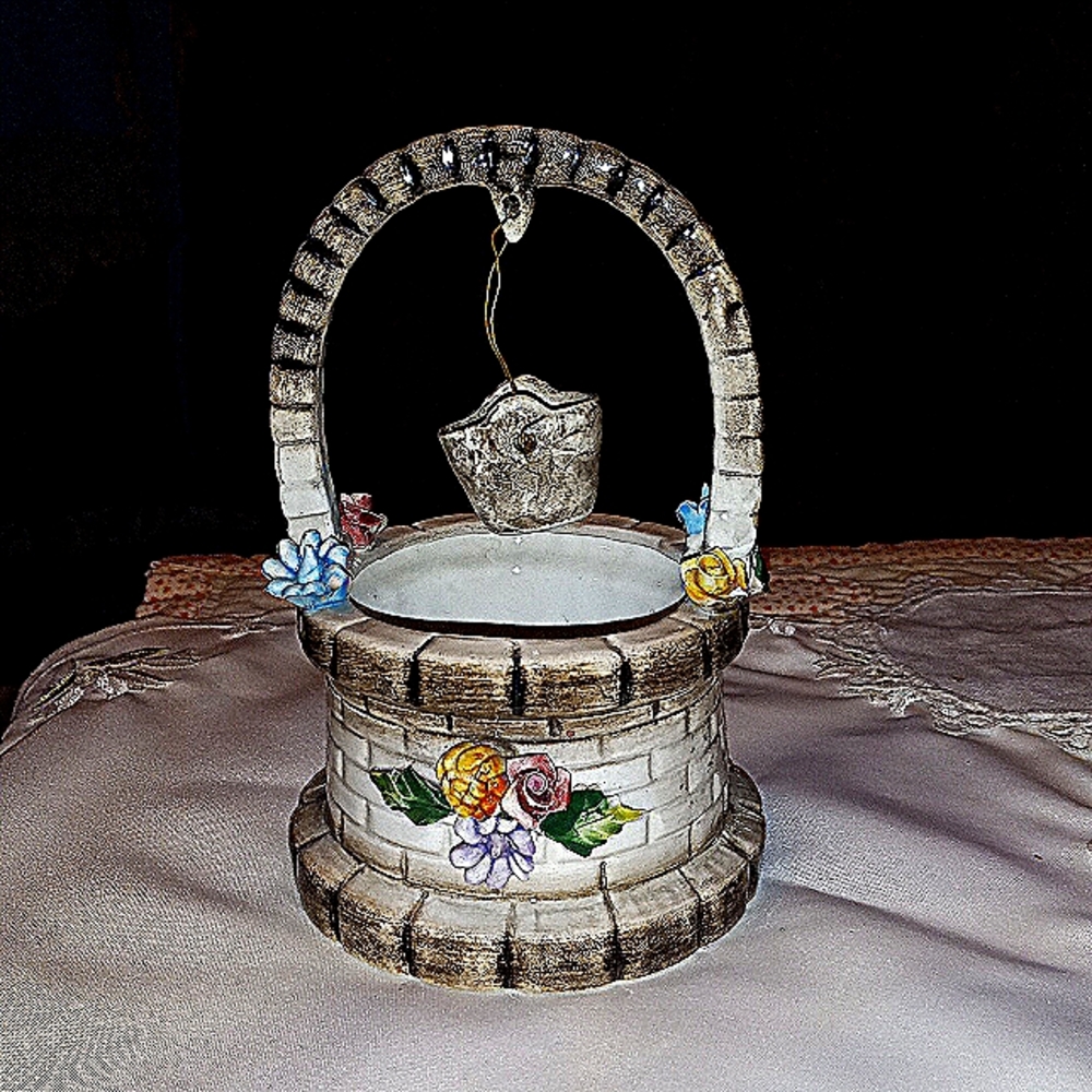 Capodimonte vintage wishing well